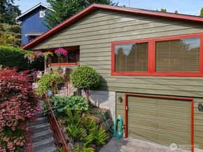 7139 Wright Avenue SW, Seattle WA 98136