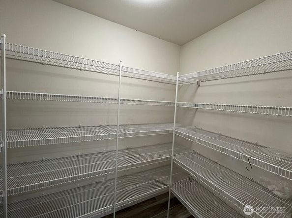 9525 S 221st Place, Kent WA 98031