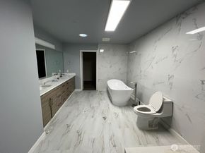 9525 S 221st Place, Kent WA 98031