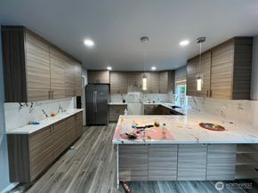 9525 S 221st Place, Kent WA 98031