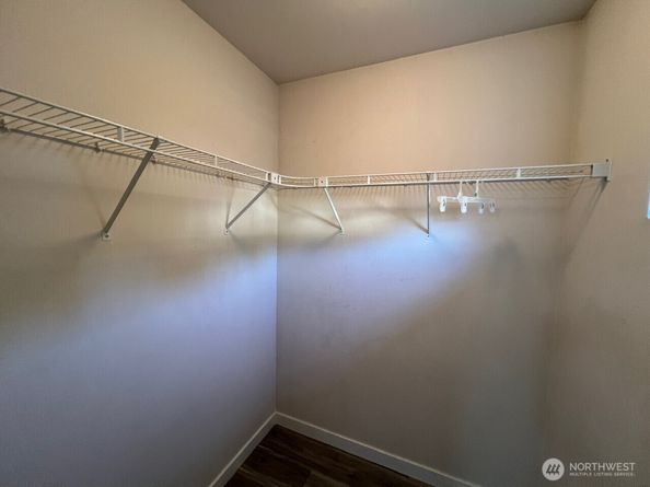 9525 S 221st Place, Kent WA 98031