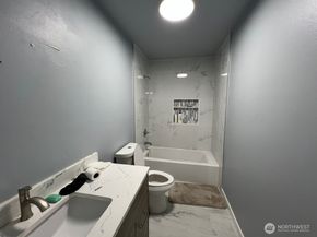 9525 S 221st Place, Kent WA 98031