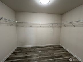 9525 S 221st Place, Kent WA 98031