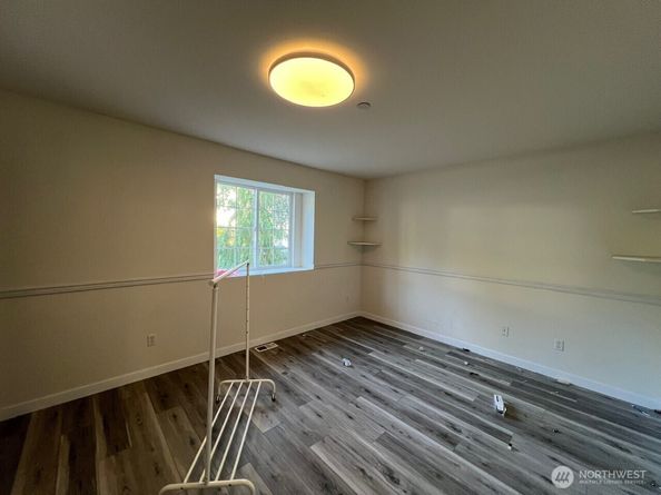 9525 S 221st Place, Kent WA 98031
