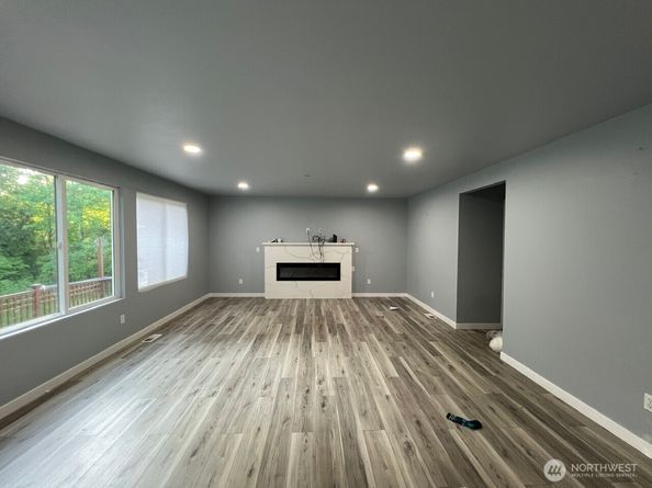 9525 S 221st Place, Kent WA 98031