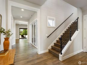 8784 NE Winslow Grove Ct, Bainbridge Island WA 98110