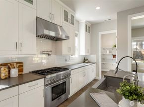 8784 NE Winslow Grove Ct, Bainbridge Island WA 98110
