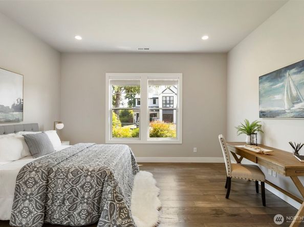 8784 NE Winslow Grove Ct, Bainbridge Island WA 98110