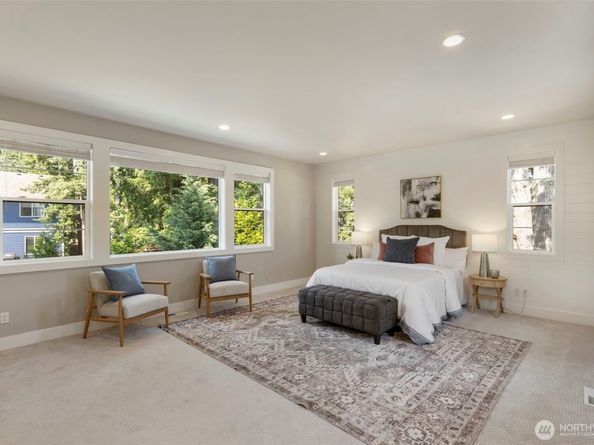 8784 NE Winslow Grove Ct, Bainbridge Island WA 98110