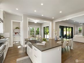 8784 NE Winslow Grove Ct, Bainbridge Island WA 98110