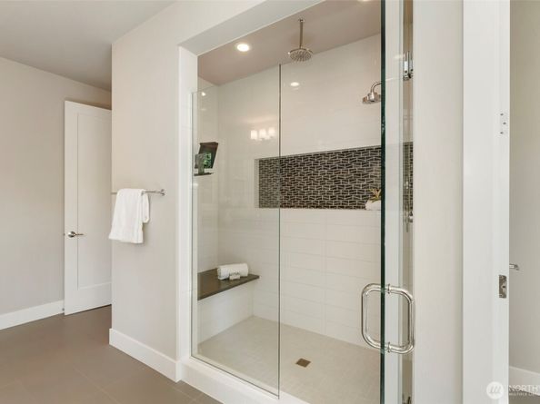 8784 NE Winslow Grove Ct, Bainbridge Island WA 98110