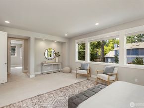 8784 NE Winslow Grove Ct, Bainbridge Island WA 98110
