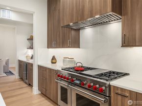 1806 154th Avenue SE, Bellevue WA 98007