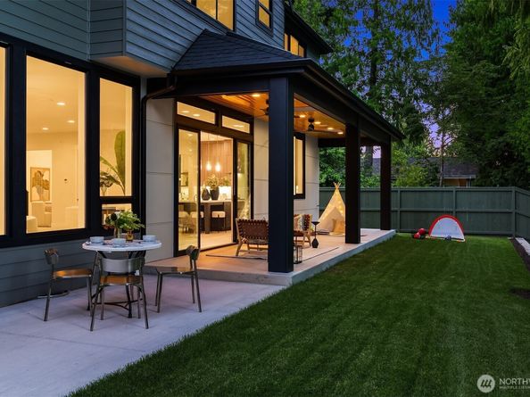 1806 154th Avenue SE, Bellevue WA 98007