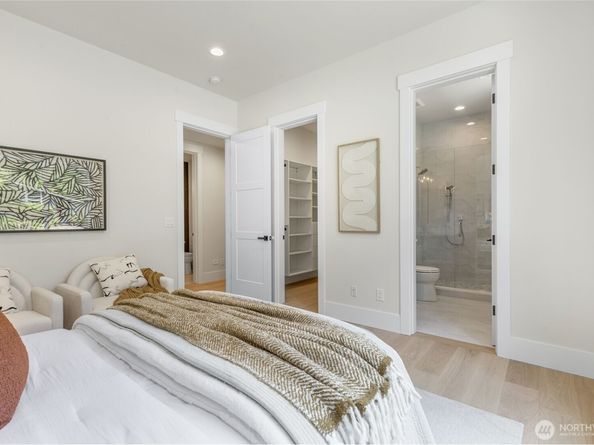 1806 154th Avenue SE, Bellevue WA 98007
