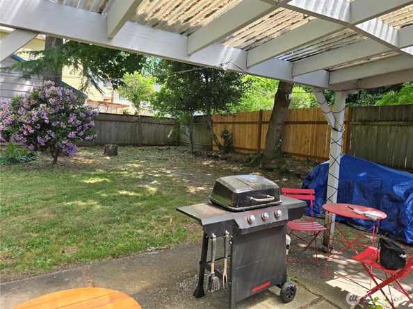 1208 NE Northgate way, Seattle WA 98125