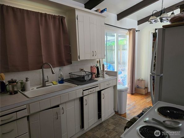 1208 NE Northgate way, Seattle WA 98125