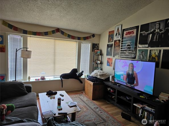 1208 NE Northgate way, Seattle WA 98125