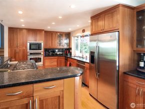 2212 186th Avenue NE, Redmond WA 98052