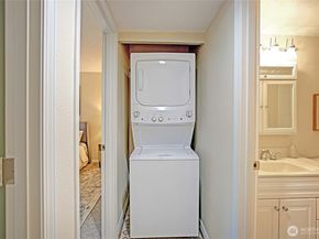 4641 W Lake Sammamish Parkway SE F205, Issaquah WA 98027