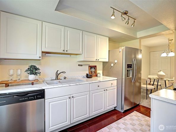 4641 W Lake Sammamish Parkway SE F205, Issaquah WA 98027