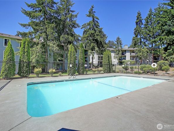 4641 W Lake Sammamish Parkway SE F205, Issaquah WA 98027