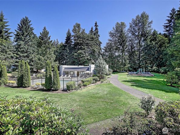 4641 W Lake Sammamish Parkway SE F205, Issaquah WA 98027