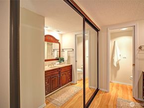 4641 W Lake Sammamish Parkway SE F205, Issaquah WA 98027
