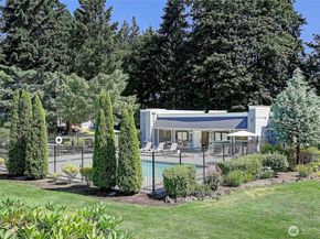 4641 W Lake Sammamish Parkway SE F205, Issaquah WA 98027