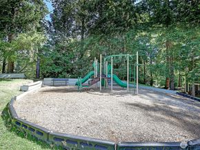 4641 W Lake Sammamish Parkway SE F205, Issaquah WA 98027