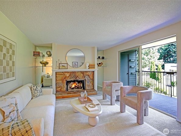 4641 W Lake Sammamish Parkway SE F205, Issaquah WA 98027