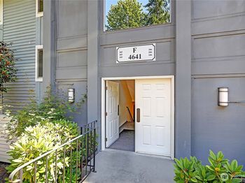 4641 W Lake Sammamish Parkway SE