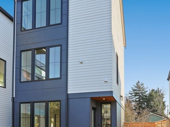 8757 Palatine Avenue N B, Seattle WA 98103
