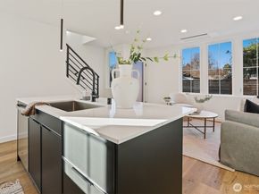 8757 Palatine Avenue N B, Seattle WA 98103