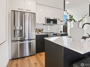 8757 Palatine Avenue N B, Seattle WA 98103