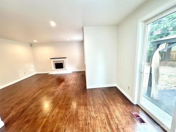 10900 SE 219th Place, Kent WA 98031