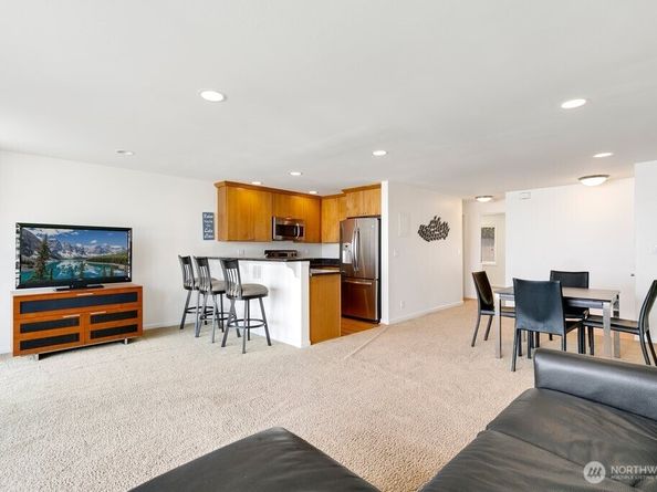 9520 Rainier Avenue S 202, Seattle WA 98118