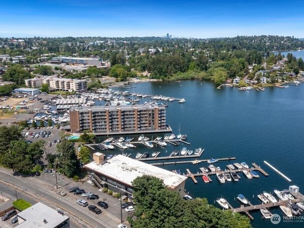 9520 Rainier Avenue S 202, Seattle WA 98118