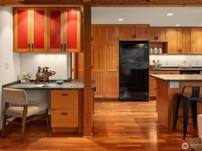 2339 Fairview Avenue E L, Seattle WA 98102