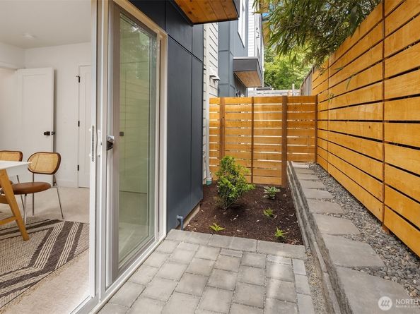 1615 N 50th Street B, Seattle WA 98103