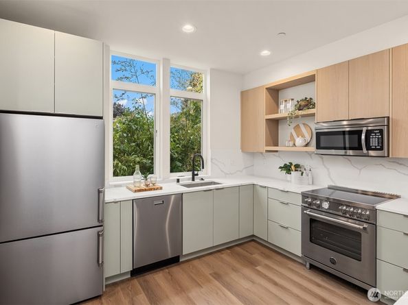 1615 N 50th Street B, Seattle WA 98103