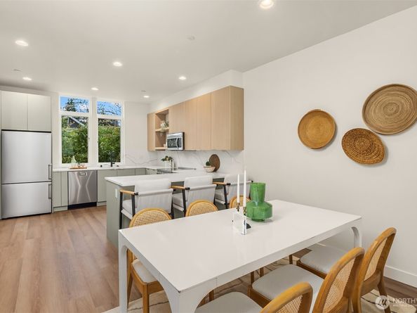 1615 N 50th Street B, Seattle WA 98103