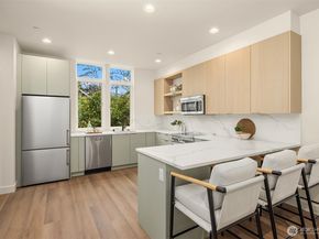 1615 N 50th Street B, Seattle WA 98103