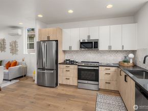 13548 39th Avenue NE B, Seattle WA 98125