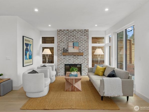 1261 NE 100th Street, Seattle WA 98125