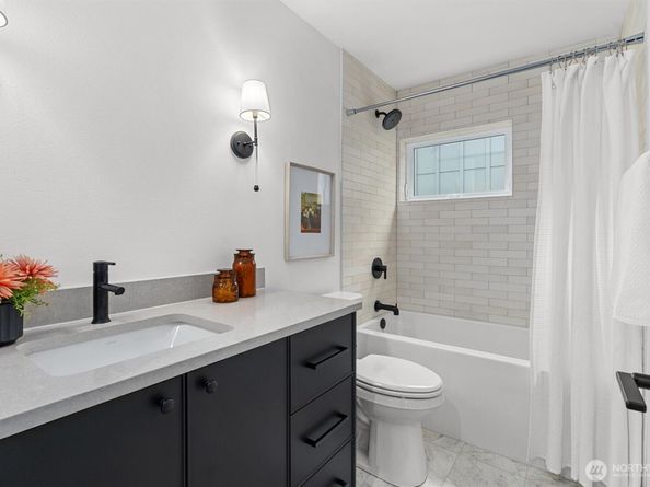 1261 NE 100th Street, Seattle WA 98125