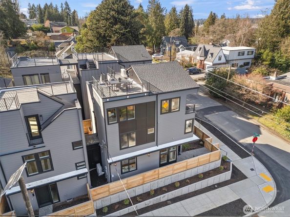 1261 NE 100th Street, Seattle WA 98125
