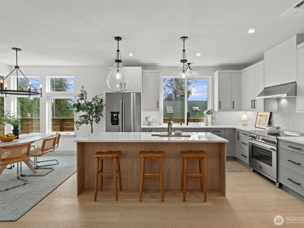 1261 NE 100th Street, Seattle WA 98125