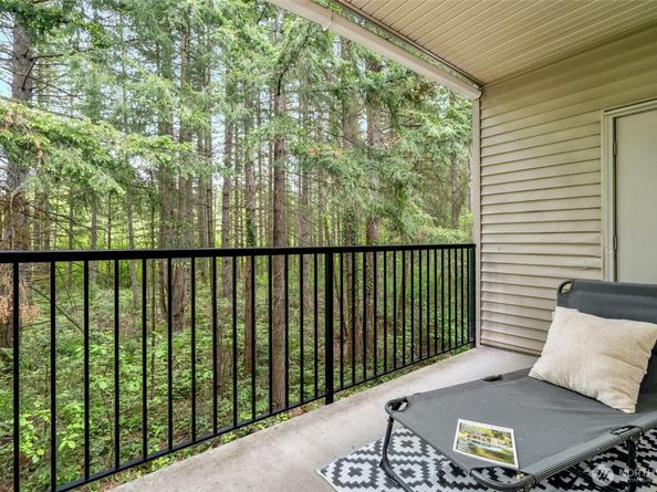 25025 SE Klahanie Boulevard D204, Sammamish WA 98029
