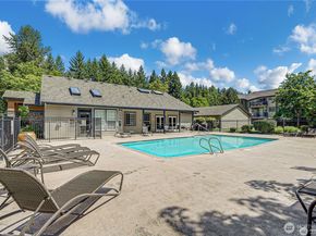 25025 SE Klahanie Boulevard D204, Sammamish WA 98029